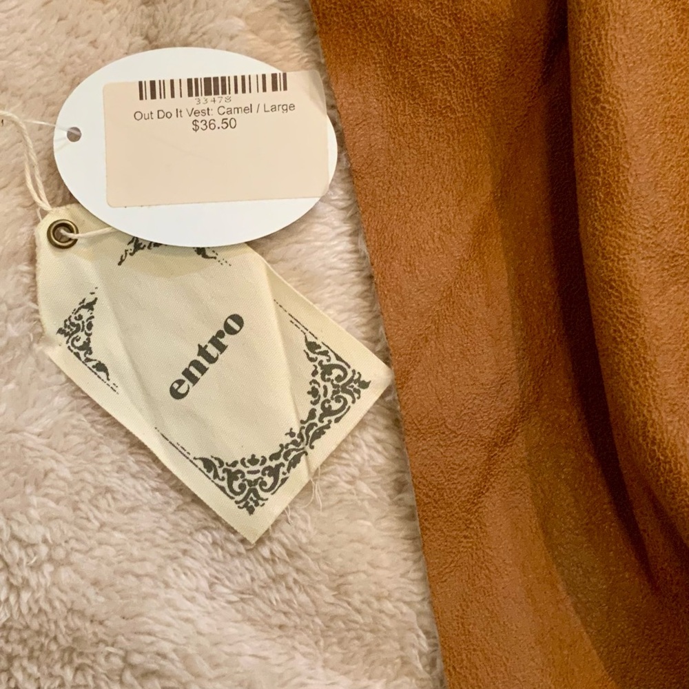 NWT Entro Faux Suede Camel and Cream Shearling Vest - Picture 5 of 9